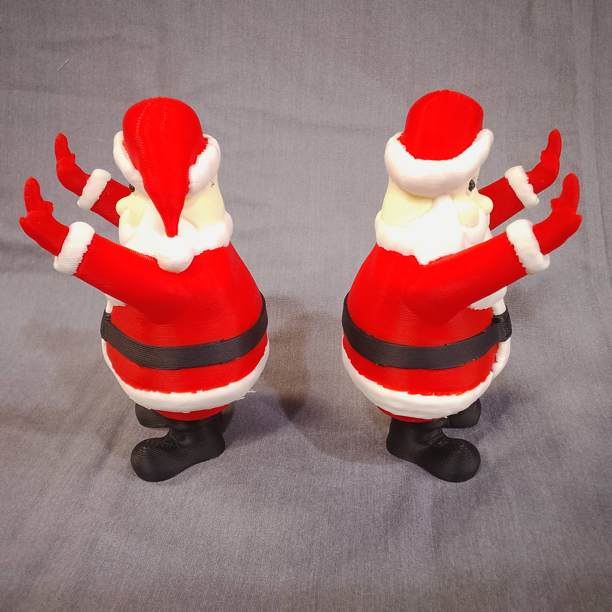 Sassy Santa: The Humorous Side of Holiday Decorations - Image 3